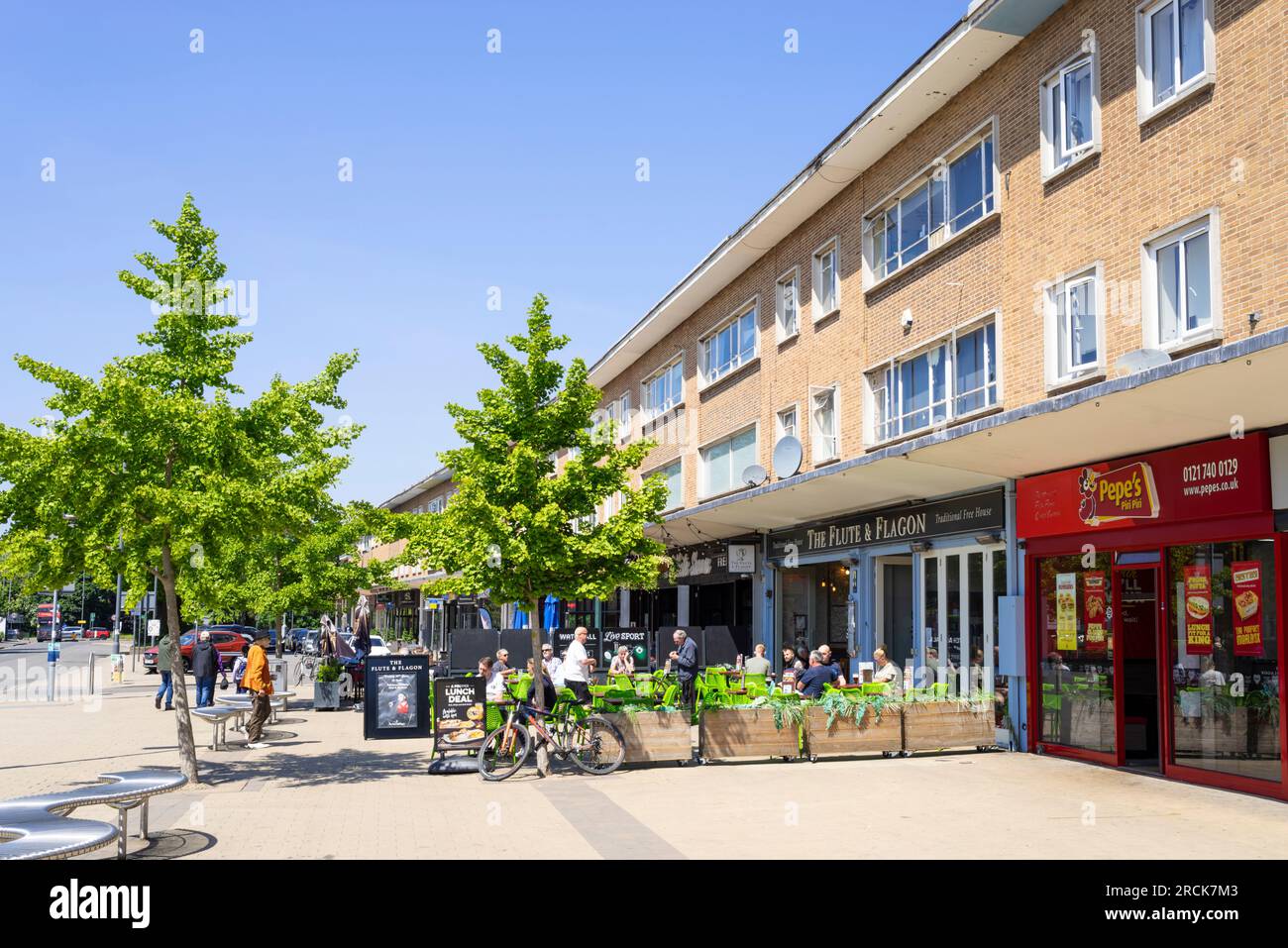 Centro di Solihull stazione Road negozi e ristoranti Solihull West Midlands Inghilterra Regno Unito GB Europa Foto Stock