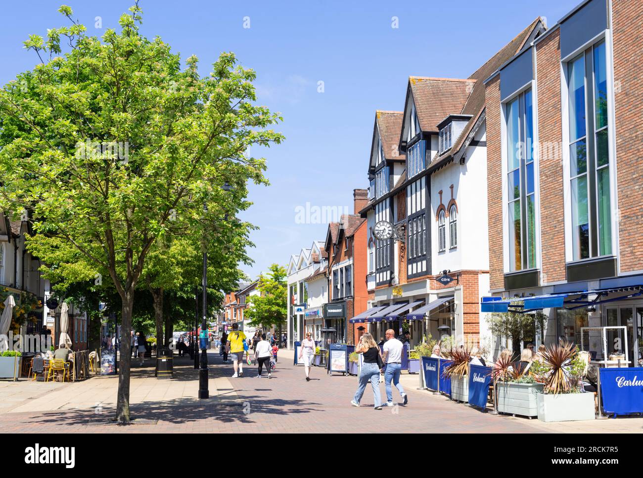 Centro di Solihull, ristorante italiano Carluccios e ristorante Cote, Solihull High Street, Solihull West Midlands, Inghilterra, Regno Unito, Europa Foto Stock