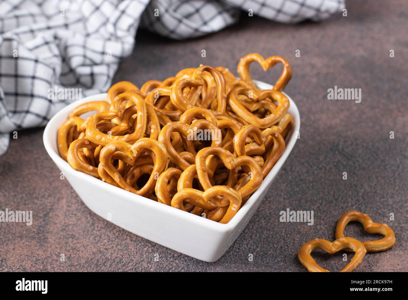 2 Piattini Portasnack A Forma Di Cuore Con 4 Scomparti - Per Frutta, Dolci, Noci, Feste, Colore Rosa E Azzurro