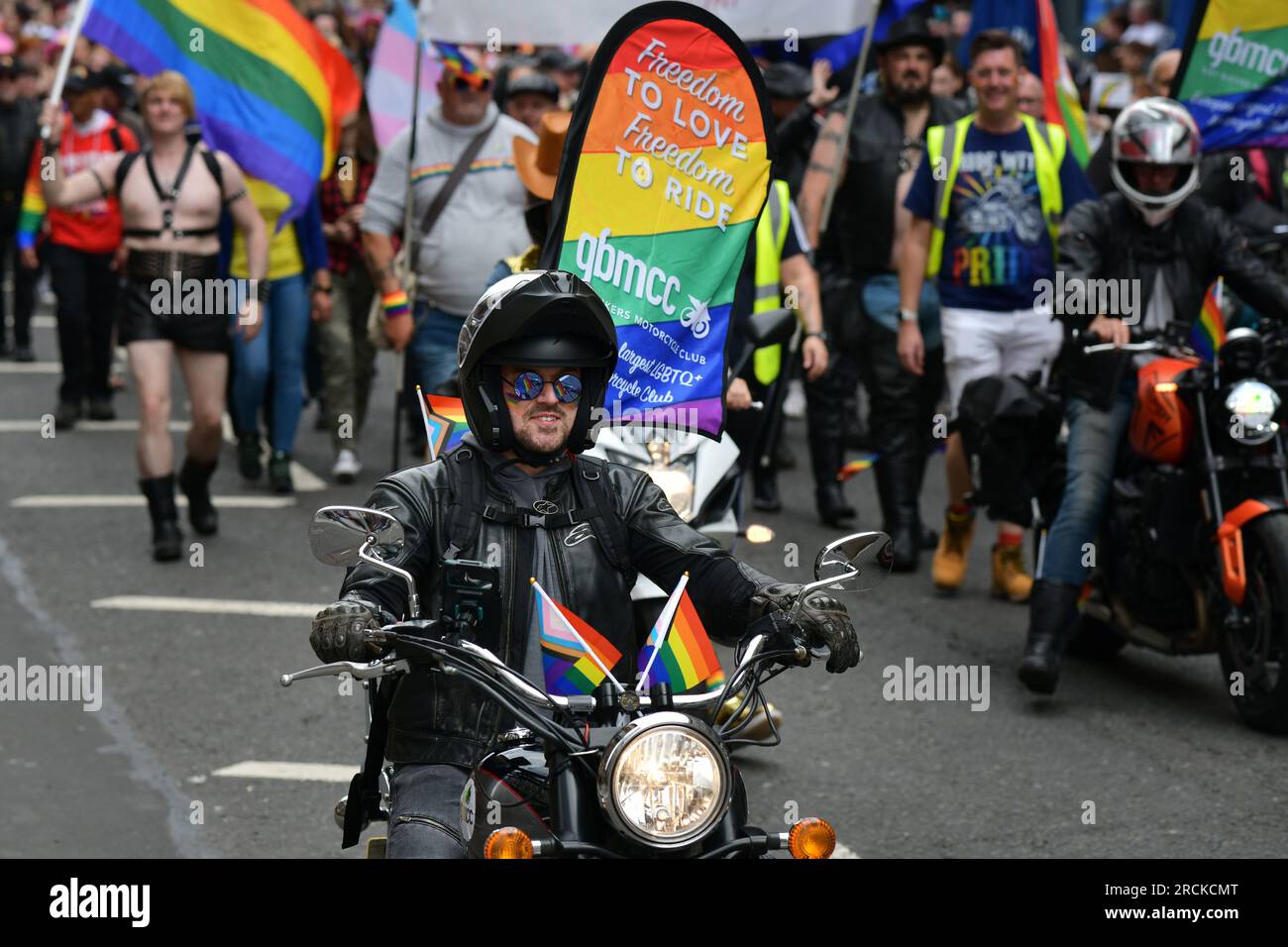 Glasgow Scotland, Regno Unito 15 luglio 2023. Migliaia di persone partecipano al Glasgow Pride Mardi GLA per celebrare l'uguaglianza LGBT. credit sst/alamy live news Foto Stock