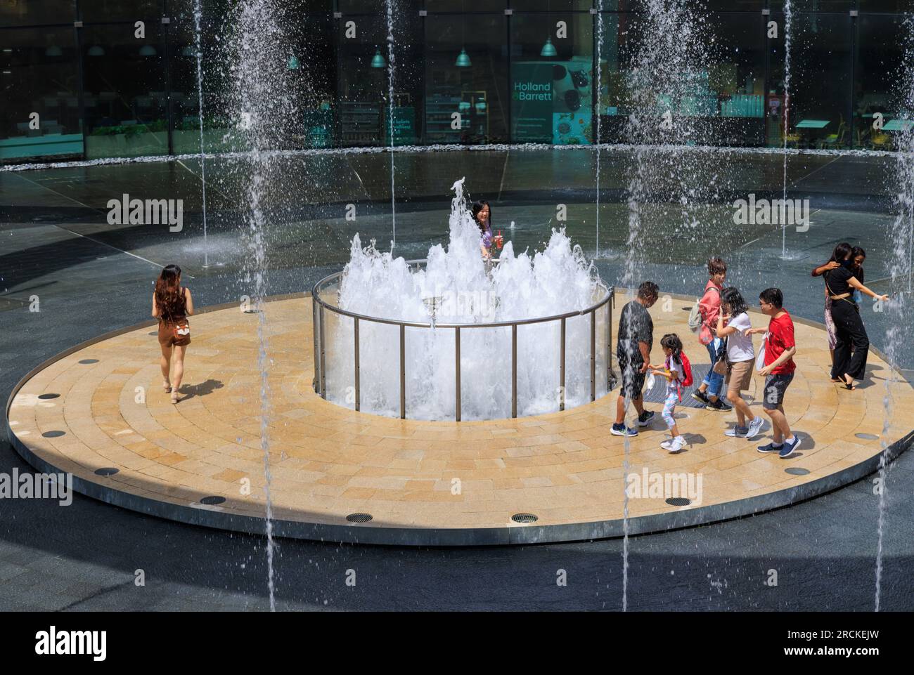 La fontana della ricchezza a Suntec City, Singapore Foto Stock