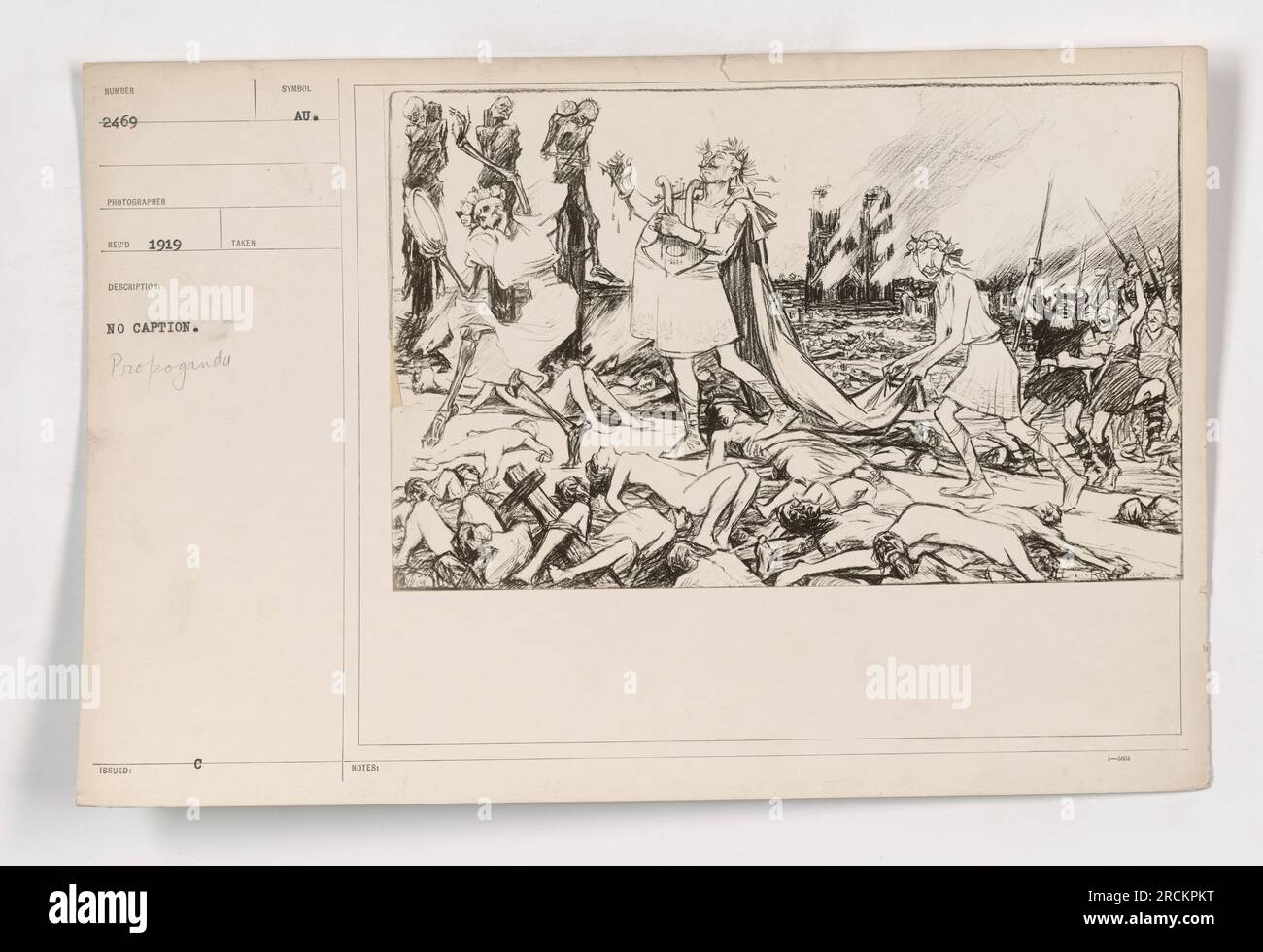 Soldati che assemblano e caricano munizioni durante la prima guerra mondiale. Questa immagine, no 111-SC-2469, fa parte di una collezione di fotografie che mostrano le attività militari americane durante la guerra. È stata scattata dal fotografo Seed nel 1919. La didascalia per questa immagine specifica non è disponibile." Foto Stock