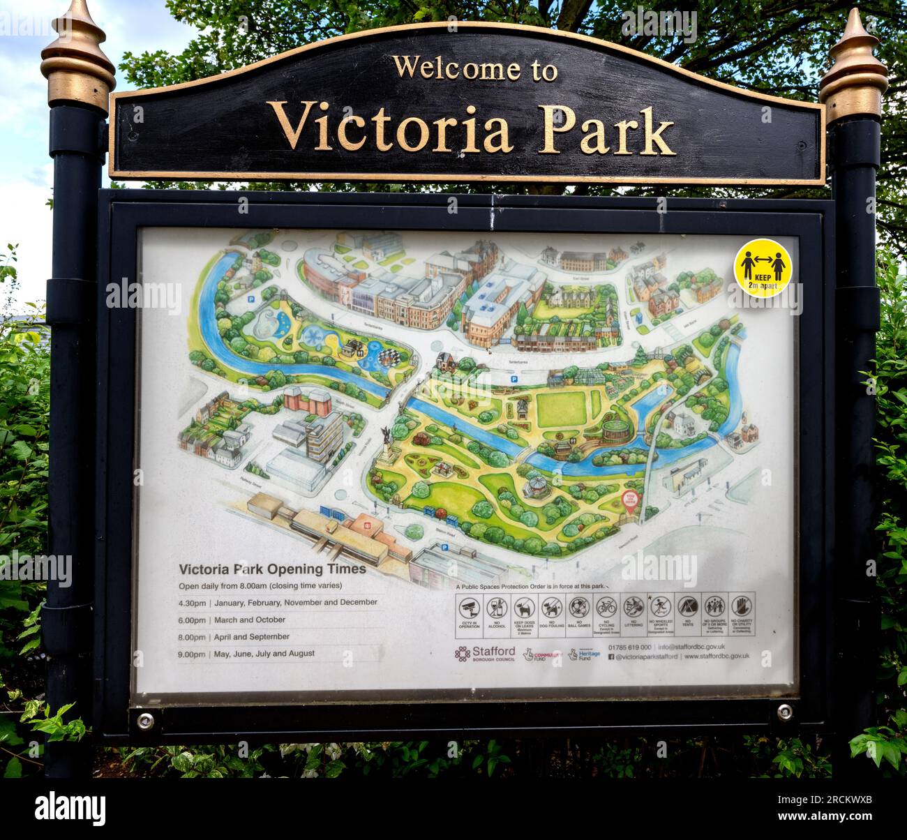 Benvenuto all'insegna di Victoria Park / cartello informativo, Stafford, Staffordshire, Inghilterra, Regno Unito Foto Stock