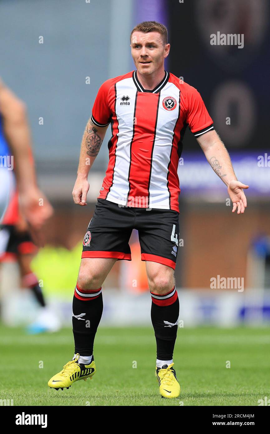 Chesterfield, Regno Unito. 15 luglio 2023. Il centrocampista dello Sheffield United John Fleck (4) durante la partita amichevole di pre-stagione tra Chesterfield FC e Sheffield United FC allo SMH Group Stadium, Chesterfield, Regno Unito il 15 luglio 2023 credito: Every Second Media/Alamy Live News Foto Stock