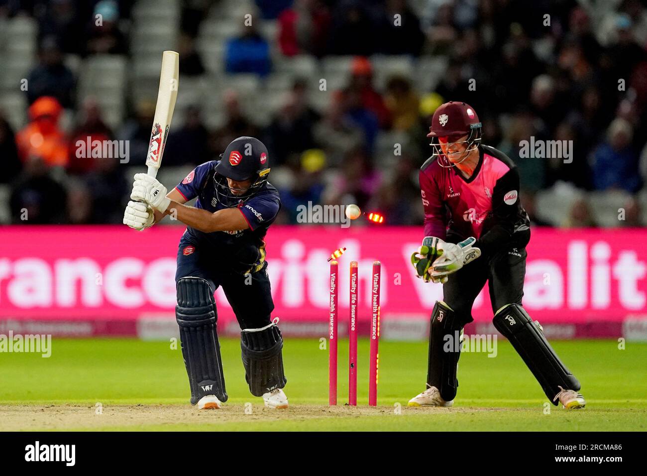 Aaron Beard di Essex è guidato da Ish Sodhi di Somerset (non nella foto) durante il Vitality Blast T20 final match a Edgbaston, Birmingham. Data foto: Sabato 15 luglio 2023. Foto Stock