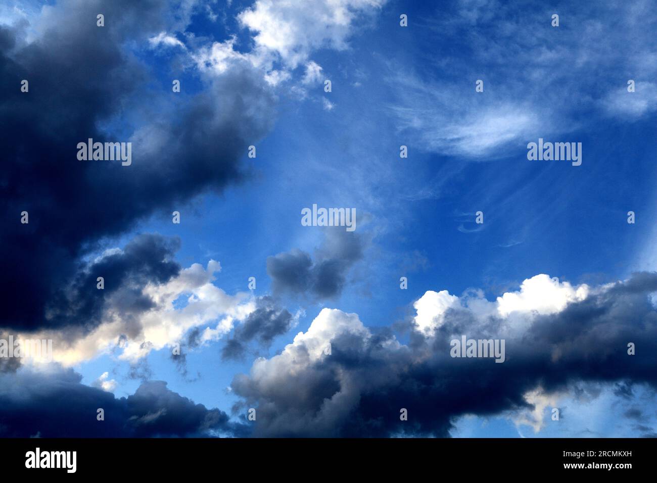 Bianco, grigio, nuvola nera, nuvole, cielo, cielo, tempo, meteorologia Foto Stock