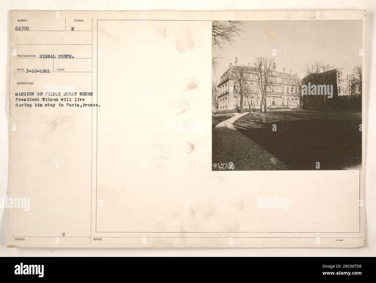L'immagine mostra la residenza del principe Murat a Parigi, in Francia, dove il presidente Wilson risiedeva durante il suo soggiorno in città. La fotografia è stata scattata da un fotografo del Signal Corps e reca il simbolo della descrizione E. l'immagine è numerata 62700 ed è datata 10 marzo 1921. Foto Stock
