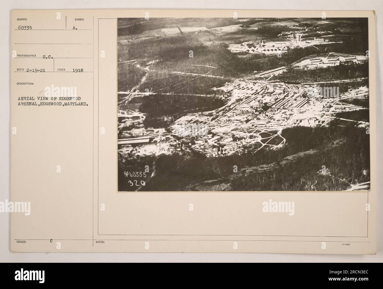 Vista aerea dell'Edgewood Arsenal nel Maryland, un sito gestito dal Chemical Warfare Service. La fotografia è stata scattata nel 1918 durante la prima guerra mondiale Mostra il SUMBER dell'impianto e ha il numero di identificazione 60335. Fotografo S.C. RECO ha scattato la foto il 19 febbraio 1921. Foto Stock