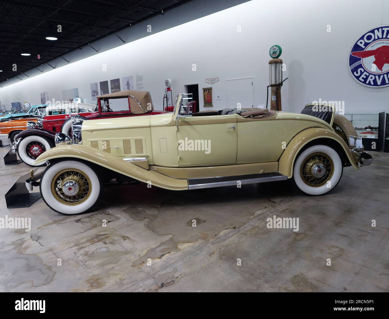 Manhattan, Kansas - 14 luglio 2023: Midwest Dream Car Collection - Custom, Classic, Muscle, Super Cars Foto Stock