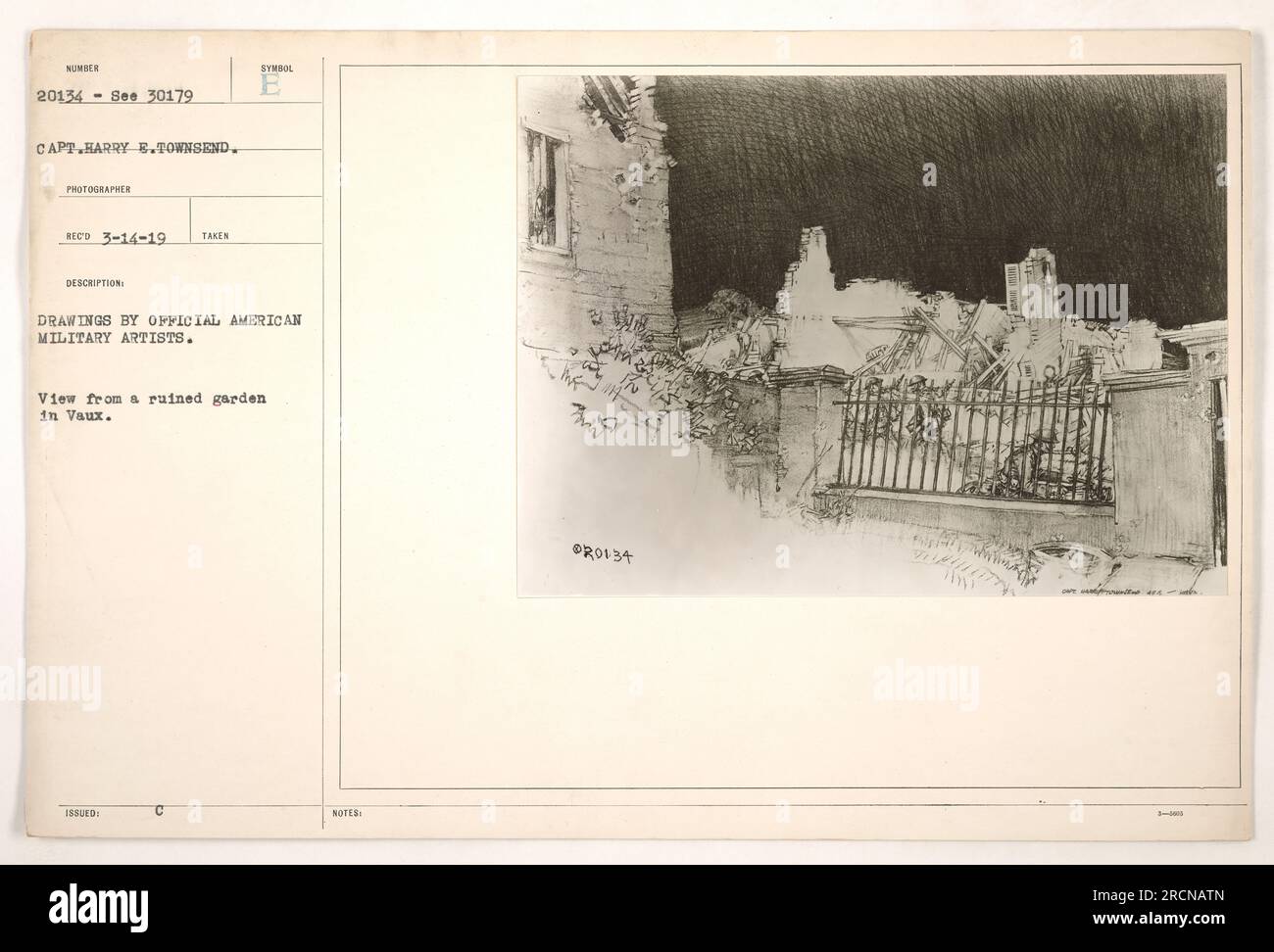Una vista da un giardino in rovina a Vaux, scattata in una foto scattata dal capitano Harry E. Townsend. La foto fa parte dei simboli di descrizione dei disegni degli artisti militari americani ufficiali. L'immagine ritrae le conseguenze della guerra e fornisce uno sguardo sulle devastazioni causate durante la prima guerra mondiale Foto Stock