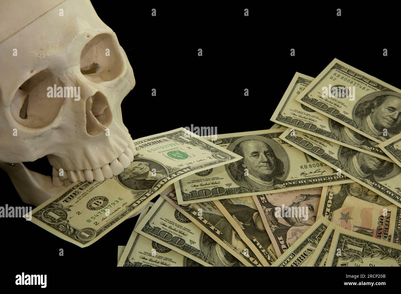 Trattenere Fiat Cash morto durante l'inflazione economica Foto Stock