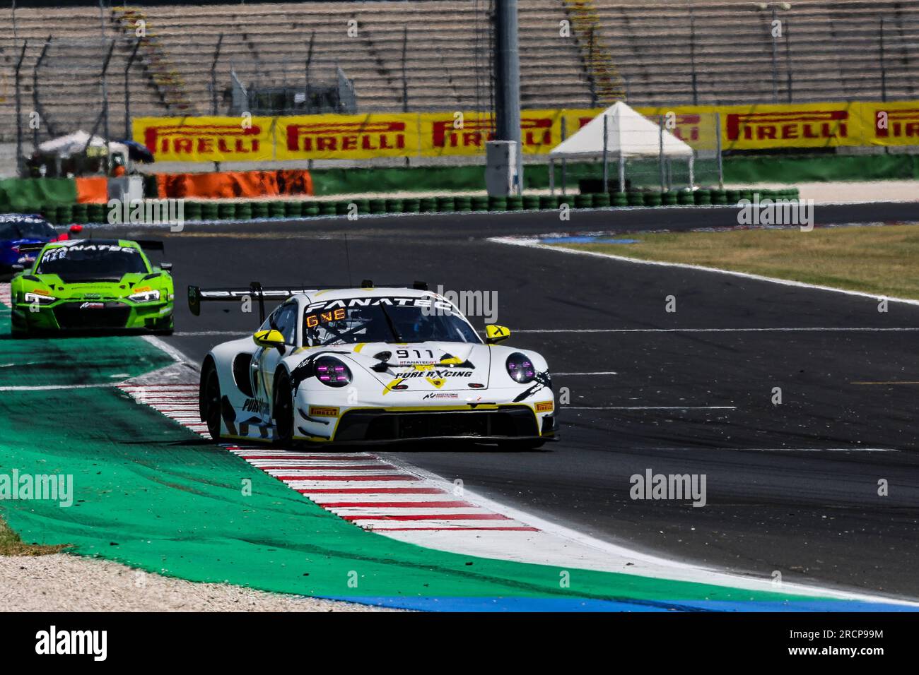 911 Ayhancan Güven, Aliaksandr MALYKHIN, traitement pur Porsche 911 GT3 R (992), azione durante il quinto round di GT World Challenge Europe Sprint Cup 2023, a Misano, Italia dal 14 al 16 luglio 2023 - foto Grégory Lenormand/DPPI Credit: DPPI Media/Alamy Live News Foto Stock