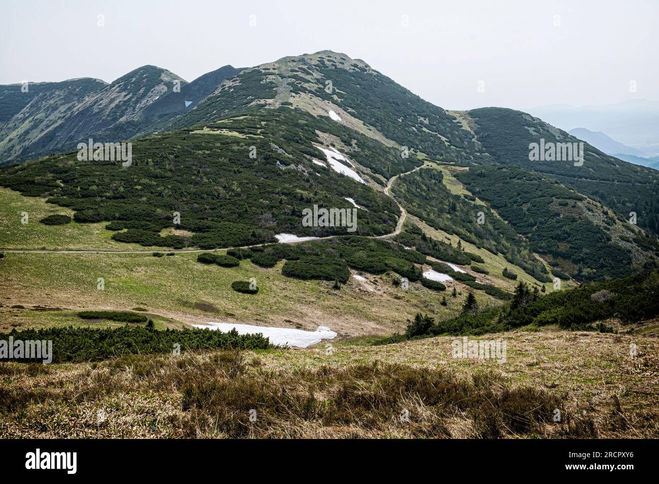 Collina di Chleb, paesaggio montano, Little Fatra, repubblica Slovacca. Tema escursionistico. Scena naturale stagionale. Foto Stock