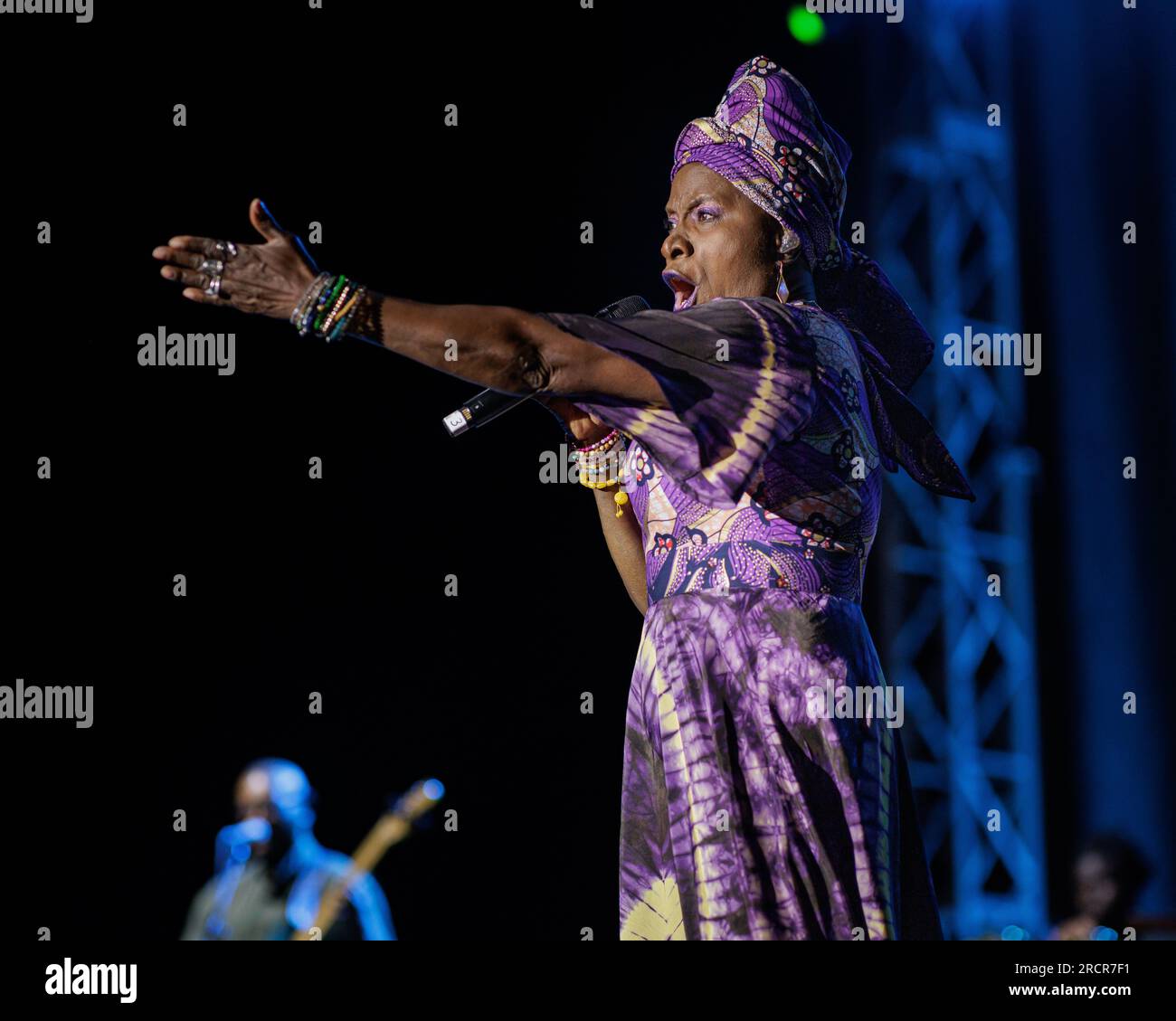 Grass Valley, Stati Uniti. 14 luglio 2023. Il California Worldfest si svolge nel nord della California durante l'Heatwave degli Stati Uniti occidentali. Angelique Kidjo, vincitore del Grammy Award Singer-Songwriter Headlines Friday Schedule. 13-16 luglio 2023. (Foto di Penny Collins/NurPhoto) credito: NurPhoto SRL/Alamy Live News Foto Stock