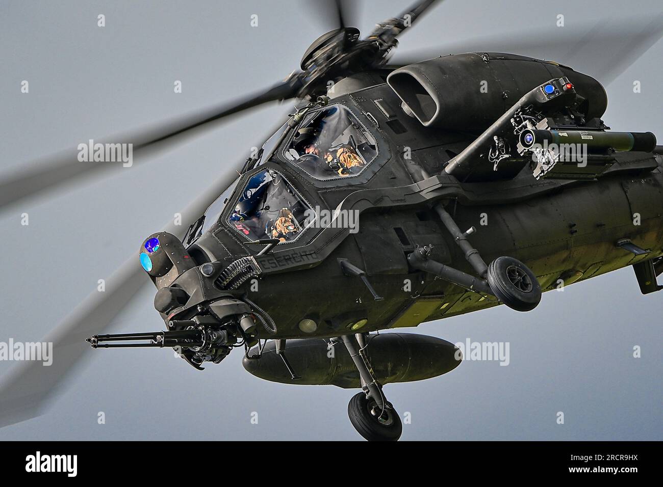 RAF Fairford, Gloucestershire sabato 15 luglio 2023. Agusta AH-129D Mangusta - 49 gruppo squadroni 'Capricorno' - Esercito Italliano durante il Royal International Air Tattoo presso RAF Fairford, Gloucestershire sabato 15 luglio 2023. (Foto: Jon Hobley | mi News) crediti: MI News & Sport /Alamy Live News Foto Stock
