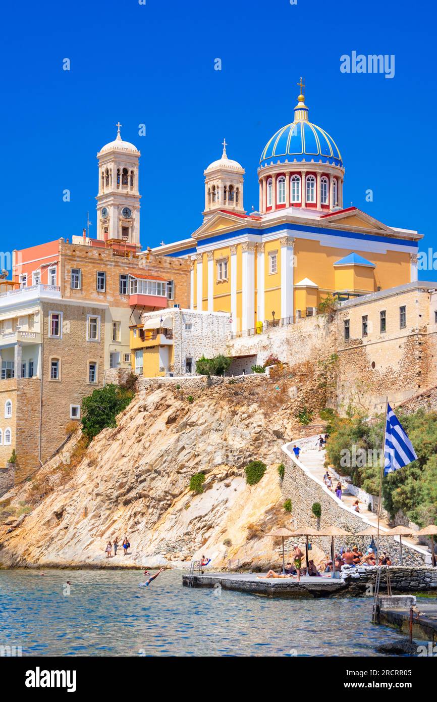 Vista panoramica delle città di Ermoupoli e Ano Syra, isole Cicladi, Grecia, Europa. Foto Stock
