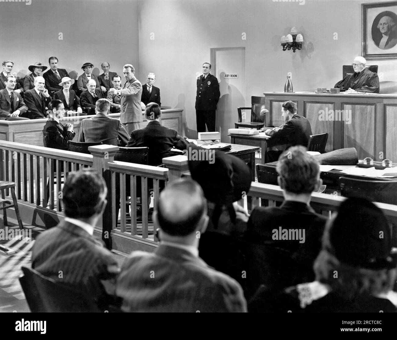 Hollywood, California, 1930S.. Una scena di tribunale da un film. Foto Stock