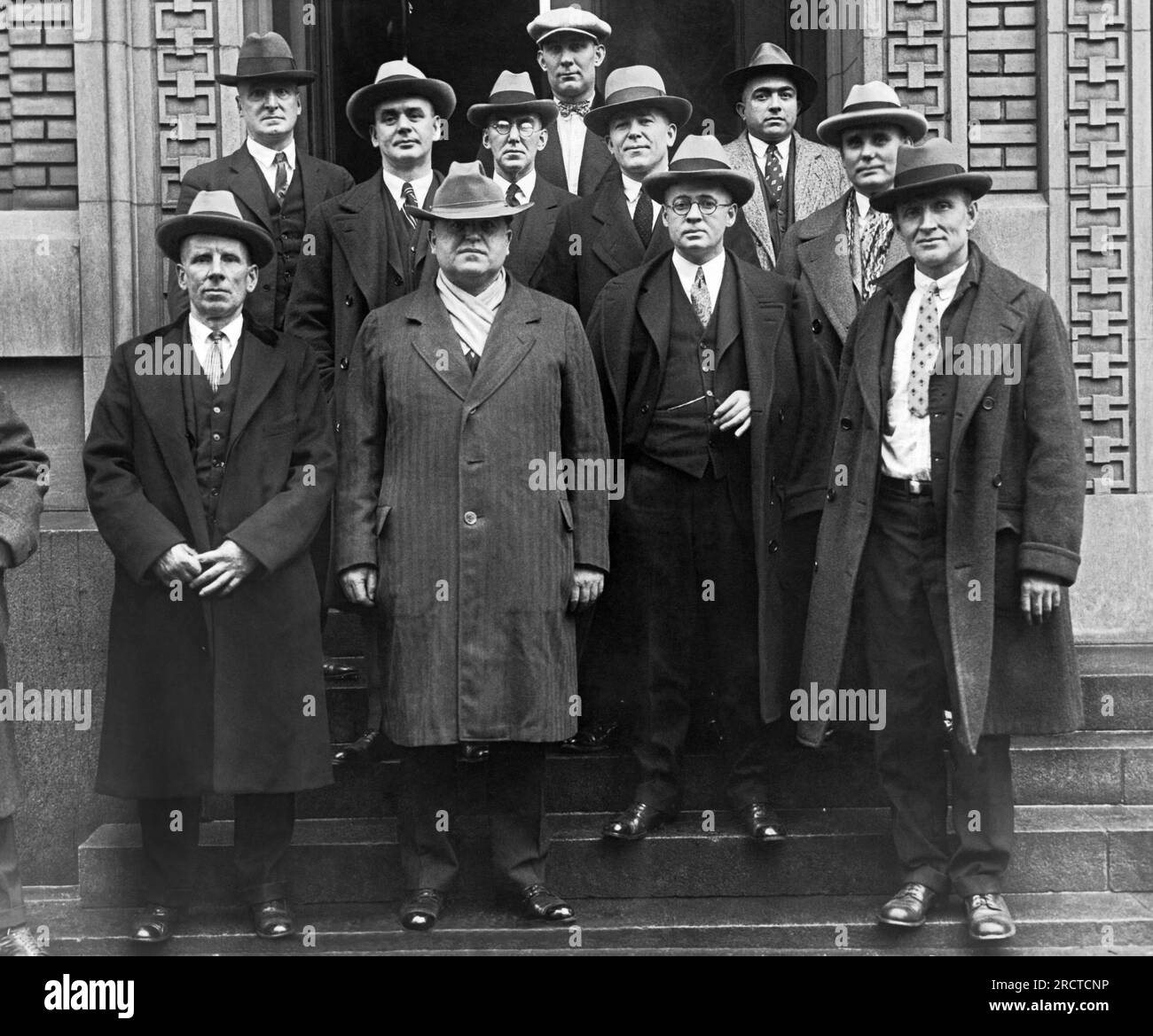Washington, D.C.: c. 1928 i funzionari dei lavoratori delle miniere unite che parteciparono alla conferenza sulle condizioni di lavoro nell'industria del carbone includevano: Front Row, L-R: John McPhillpis, John L. Lewis, presidente della UMW;, Thomas Kennedy, Michael Carr. Philip Murray e' il secondo da sinistra, prima fila. Foto Stock
