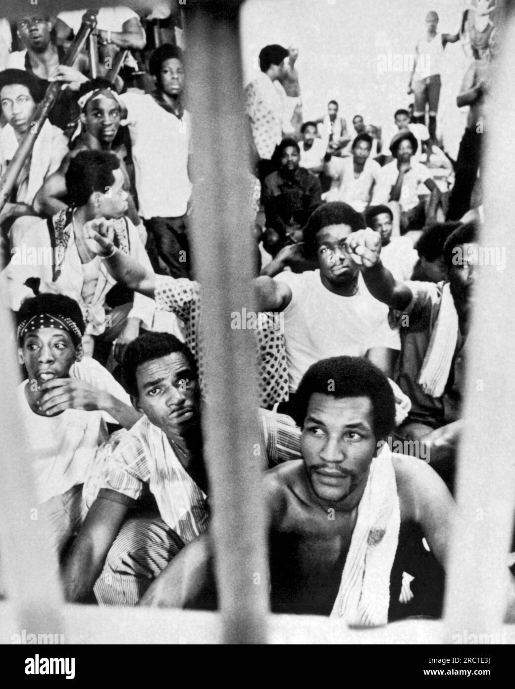 New Orleans, Louisiana: 1° ottobre 1971 detenuti presso il palco della prigione parrocchiale un sit-down per protestare contro le condizioni nella struttura. Foto Stock