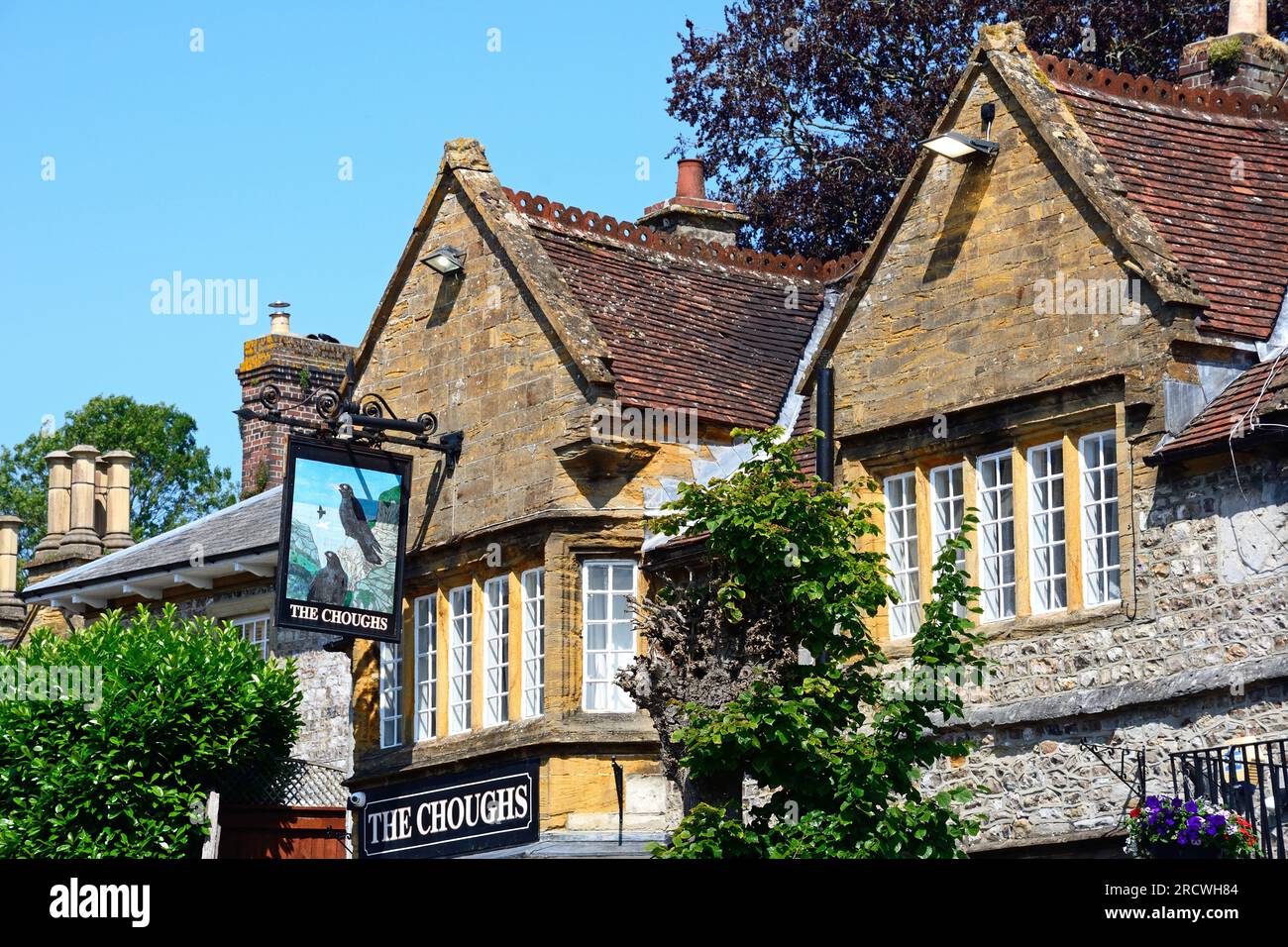 The Choughs pub e hotel The High Street, Chard, Somerset, Regno Unito, Europa. Foto Stock