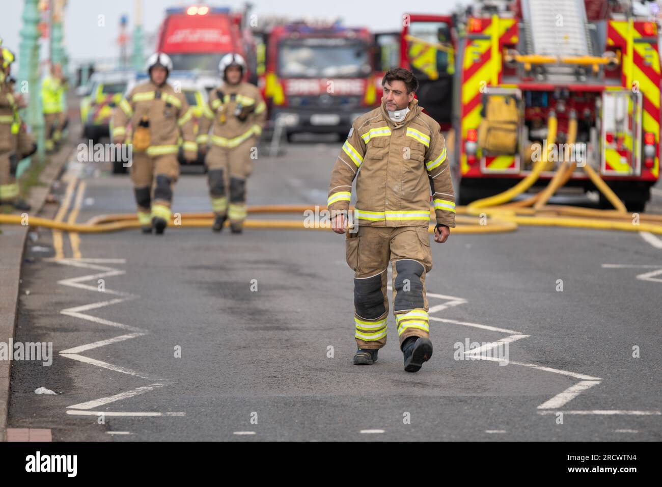 L'Albion Hotel Brighton viene distrutto mentre un incendio scoppia nell'hotel di Brighton, East Sussex, Regno Unito Foto Stock