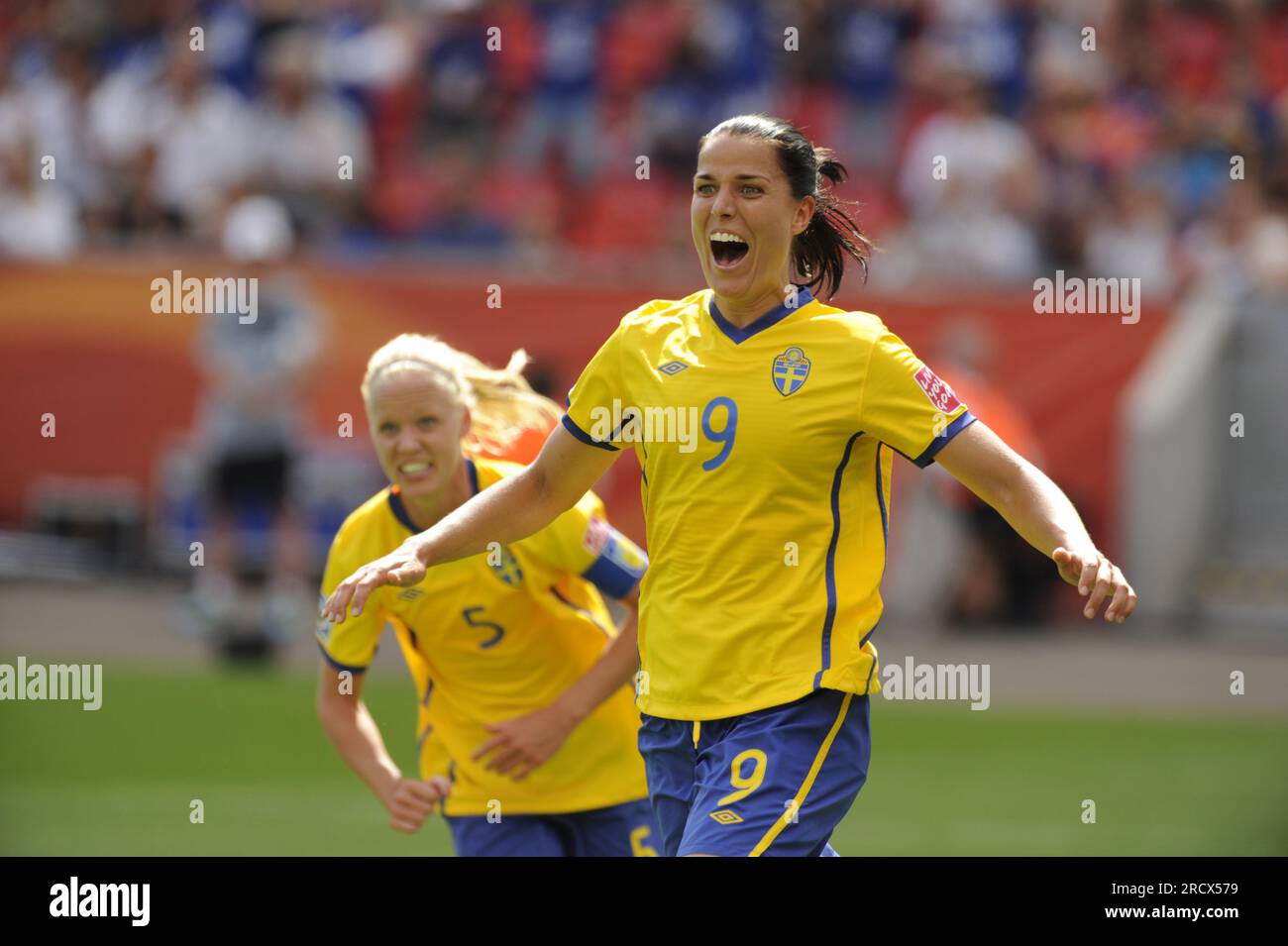 Jessica Landstrom (9) Jubel nach Ihrem Tor zum 1:0 Schweden - Kolumbien 1: 0 Fußball Frauen Weltmeisterschaft in Deutschland FIFA Women Worldcup 2011 - 26.6.-17.7.2011 Foto Stock