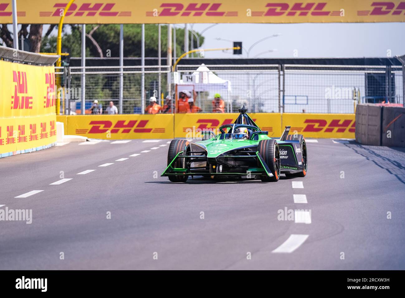 Sebastien Buemi della Svizzera e Envision Racing durante il round 13 di qualificazione del Campionato del mondo ABB Formula e 2023 Hankook Roma e-Prix. Foto Stock