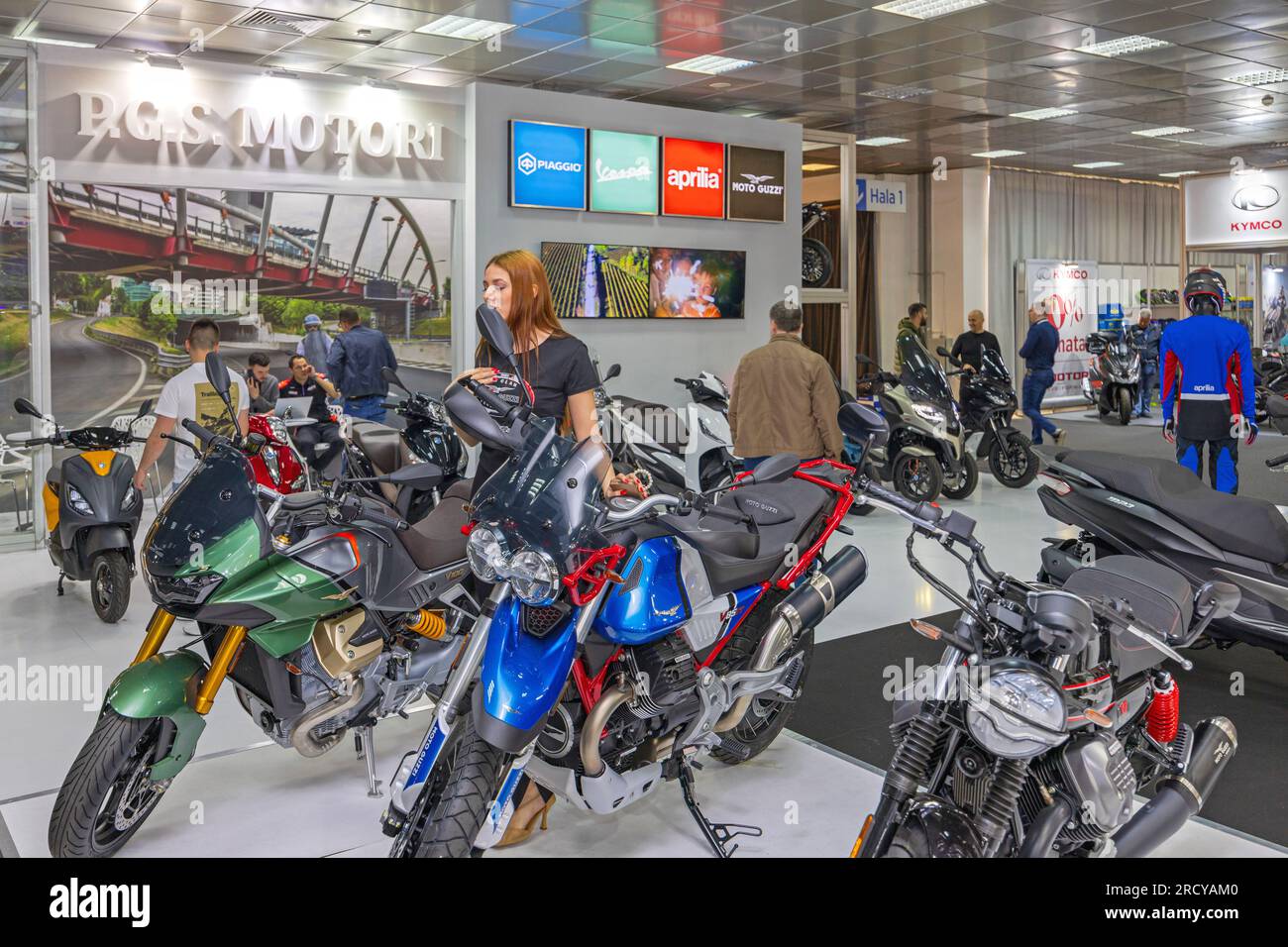 Belgrado, Serbia - 22 marzo 2023: Storica fabbrica motociclistica italiana, stand Moto Guzzi all'International Expo Show. Foto Stock