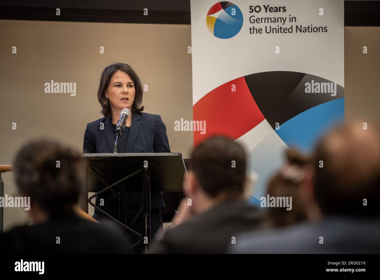 New York, USA. 17 luglio 2023. Annalena Baerbock (Bündnis 90/die Grünen), ministro degli Esteri, parla all'evento collaterale "la CPI e il crimine di aggressione: In difesa della carta delle Nazioni Unite" durante il suo soggiorno presso le Nazioni Unite (ONU). Crediti: Michael Kappeler/dpa/Alamy Live News Foto Stock