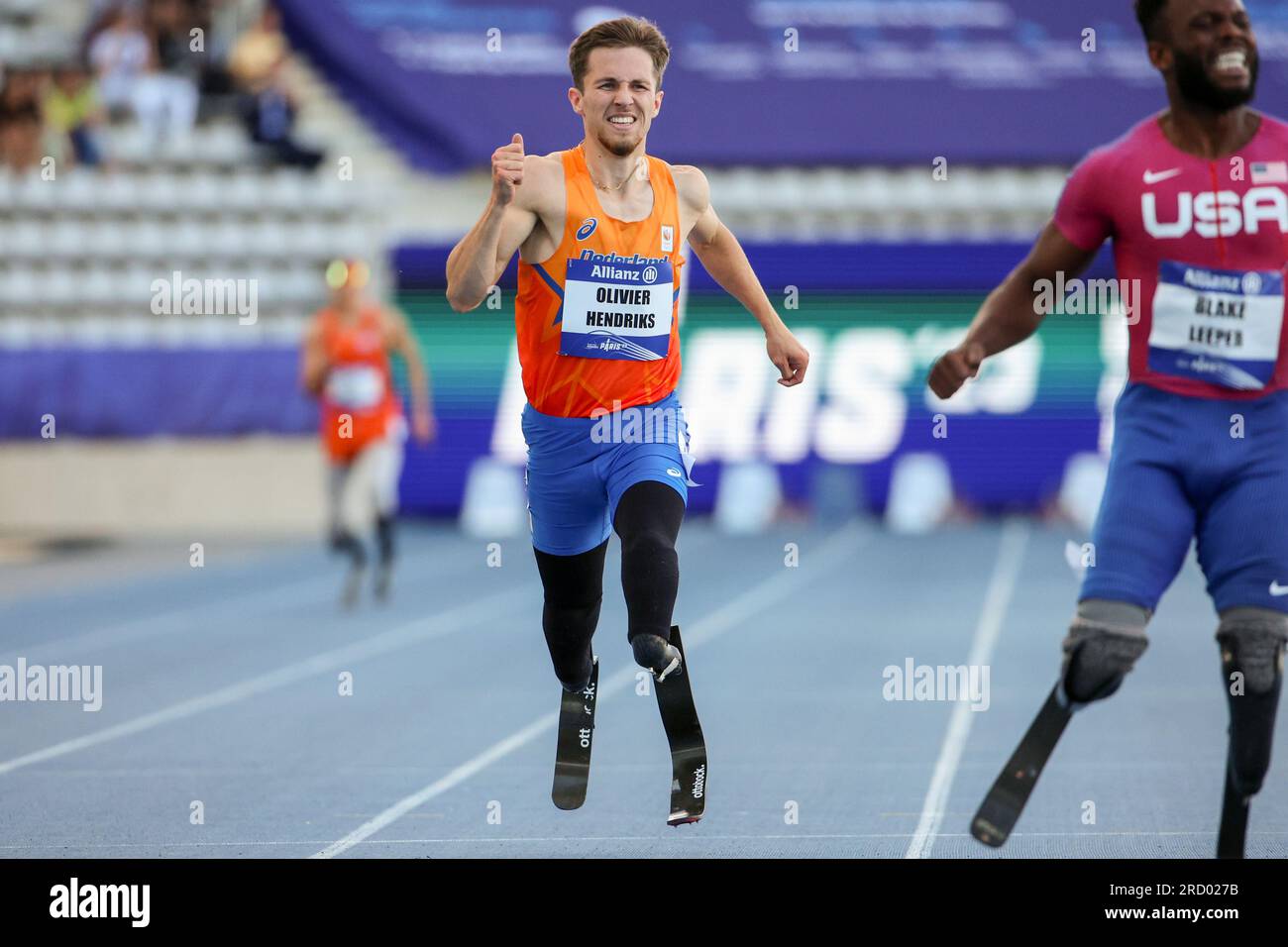 Parigi, Francia. 17 luglio 2023. PARIGI, FRANCIA - 17 LUGLIO: Olivier Hendriks dei Paesi Bassi gareggia nella finale maschile 400m T62 il giorno 10 dei Campionati mondiali di atletica leggera parigina di Parigi 2023 allo Stade Charlety il 17 luglio 2023 a Parigi, in Francia. (Foto di Marcus Hartmann/BSR Agency) credito: BSR Agency/Alamy Live News Foto Stock