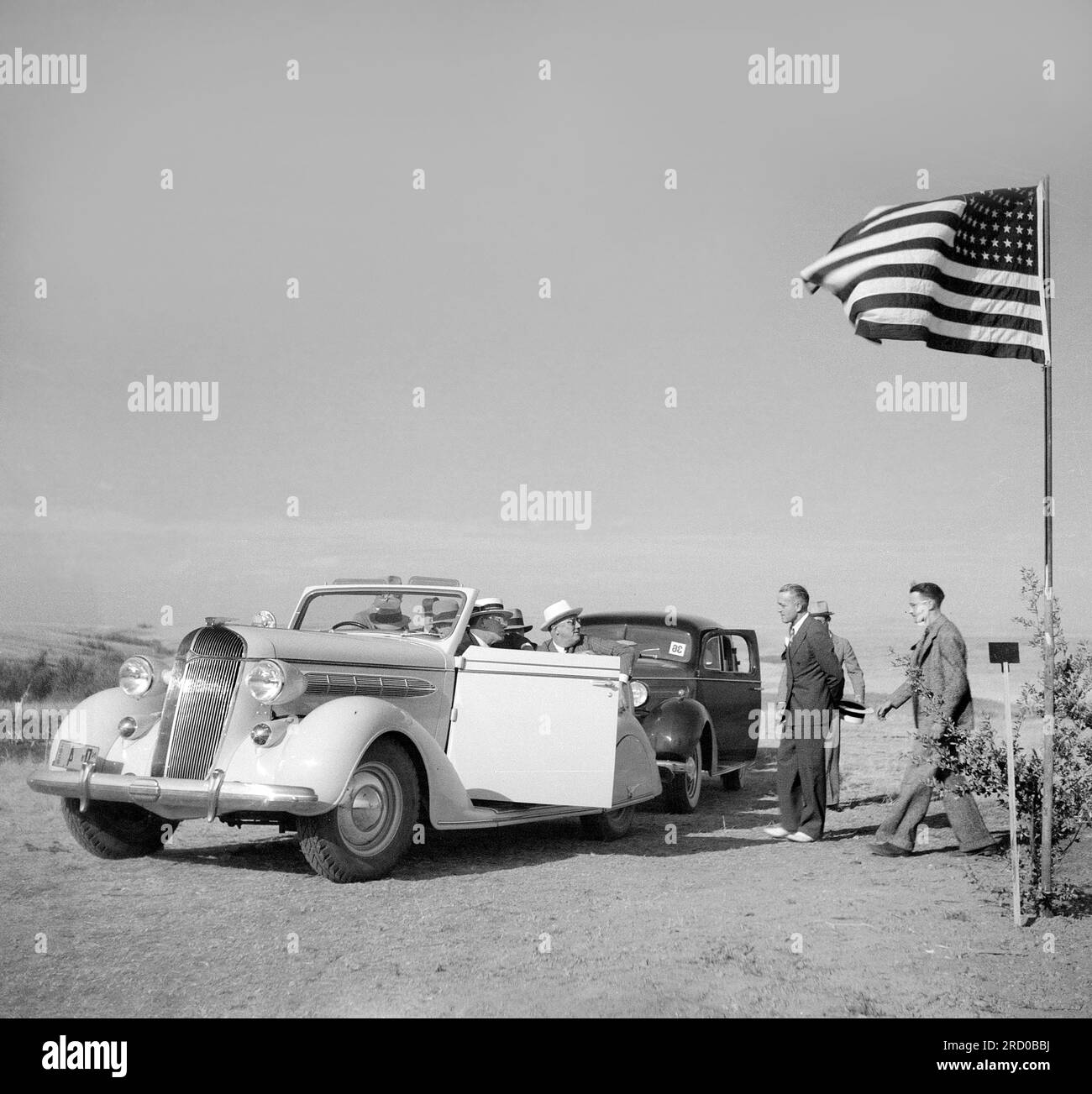 STATI UNITI Il presidente Franklin Roosevelt viene accolto all'arrivo durante un'ispezione di siccità, vicino a Bismarck, North Dakota, USA, Arthur Rothstein, Farm Security Administration, agosto 1936 Foto Stock