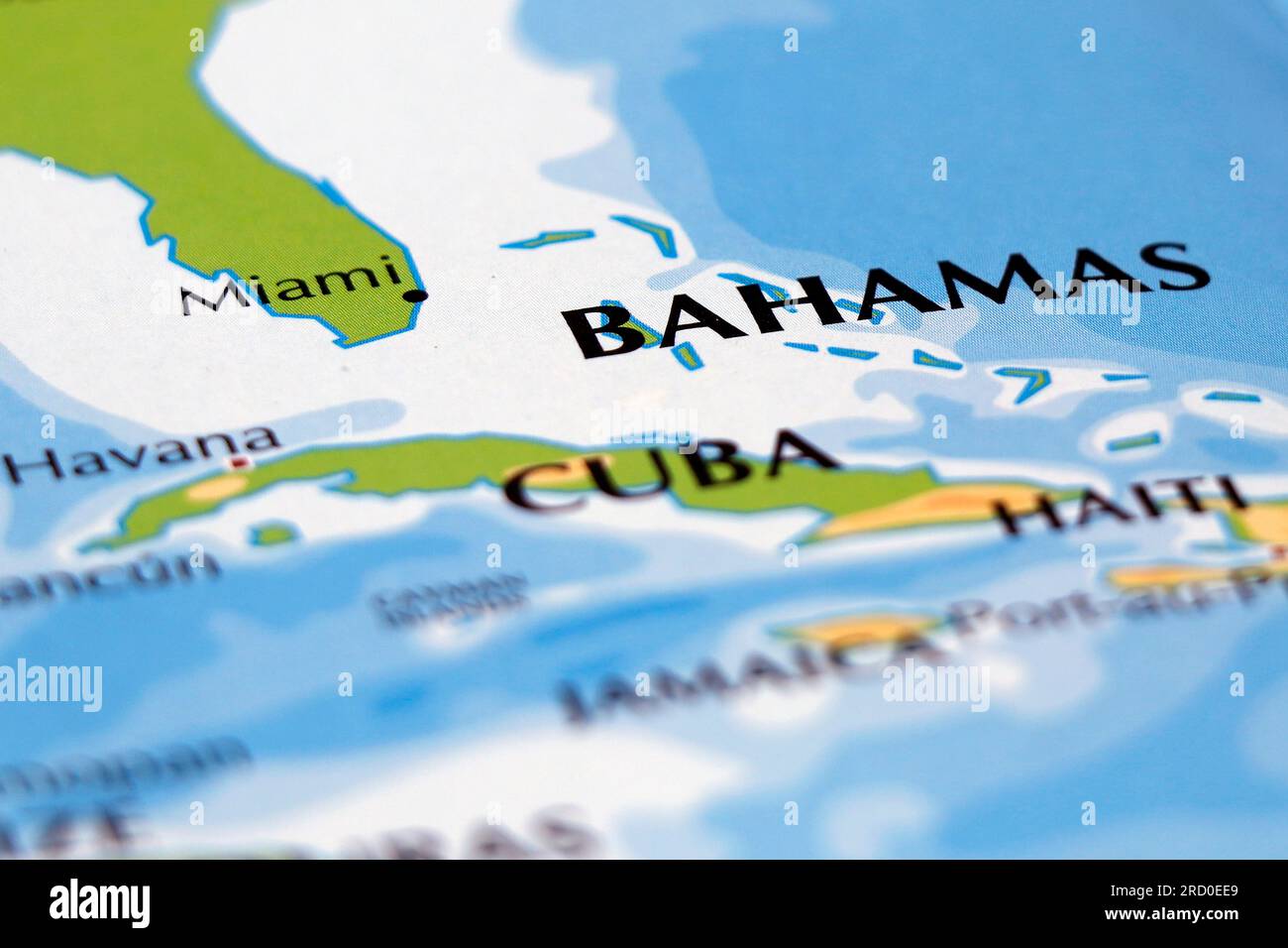 mappa mondiale di cuba e focus su tutti i confini con miami, bahamas, l'avana, haiti e giamaica Foto Stock