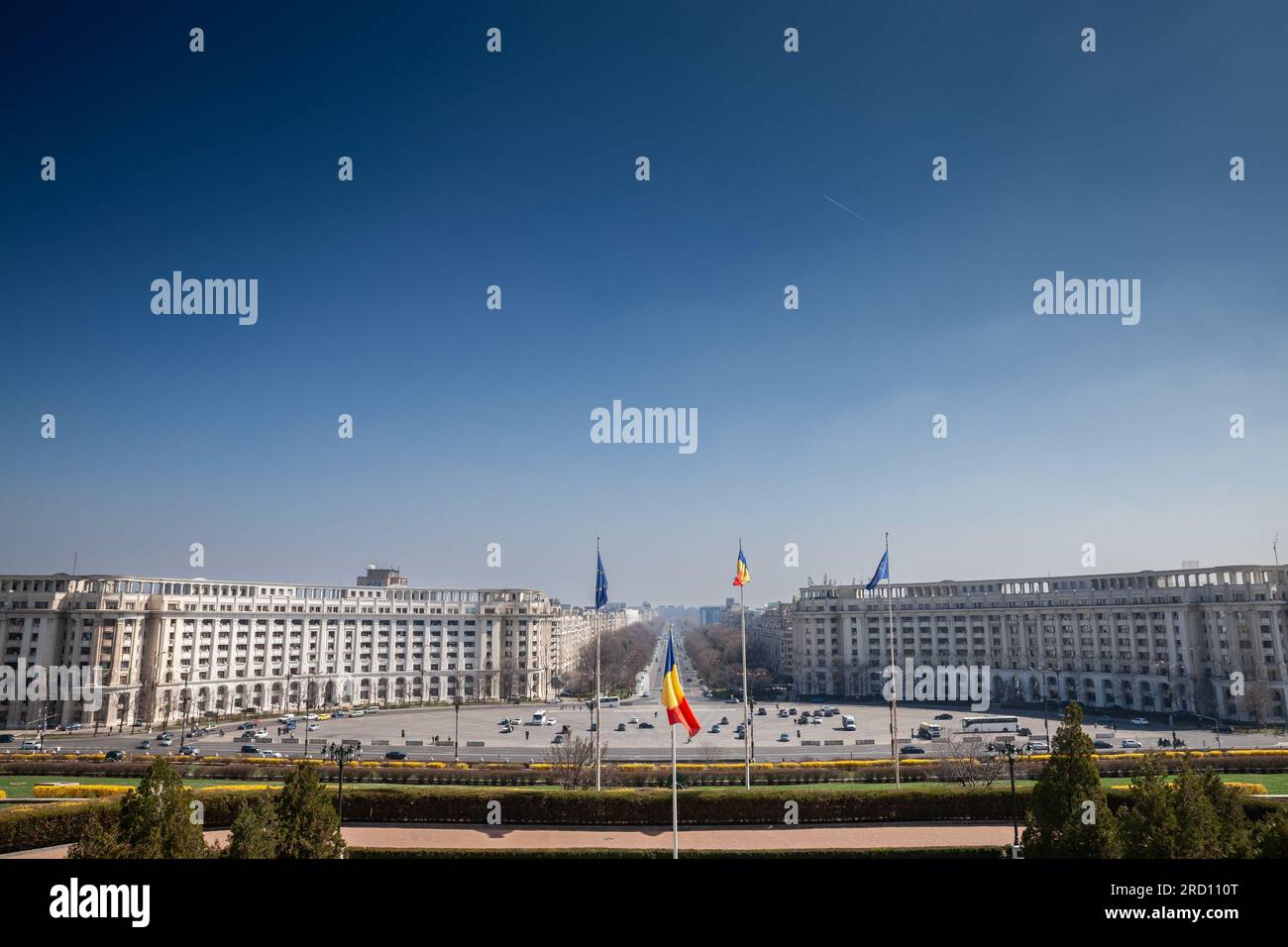 Panorama di Piata Constitutiei, piazza Bucarest, Romania. Piata Constituției è una delle piazze più grandi del centro di Bucarest, in Romania. La Foto Stock