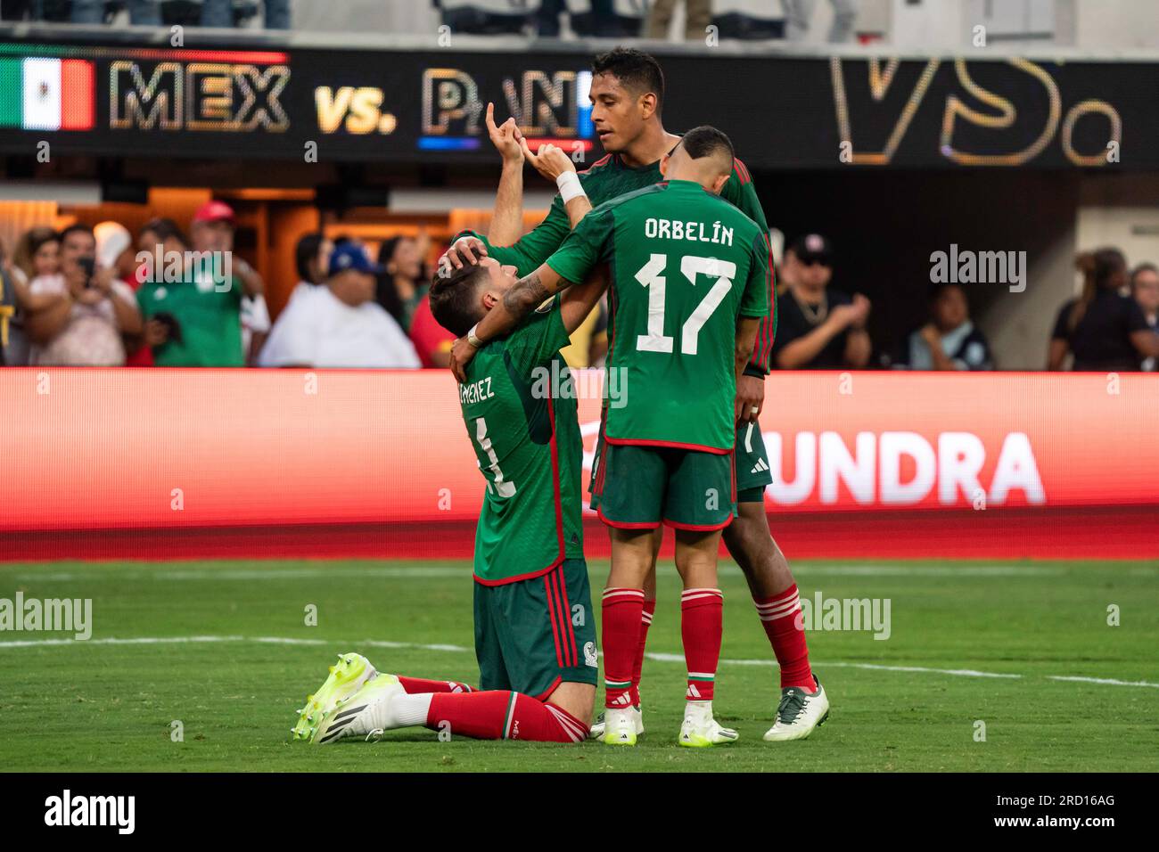 L'attaccante messicano Santiago Giménez (11) festeggia dopo aver segnato un gol durante la finale della CONCACAF 2023 Gold Cup contro Panama, domenica 16 luglio 2023, presso Foto Stock