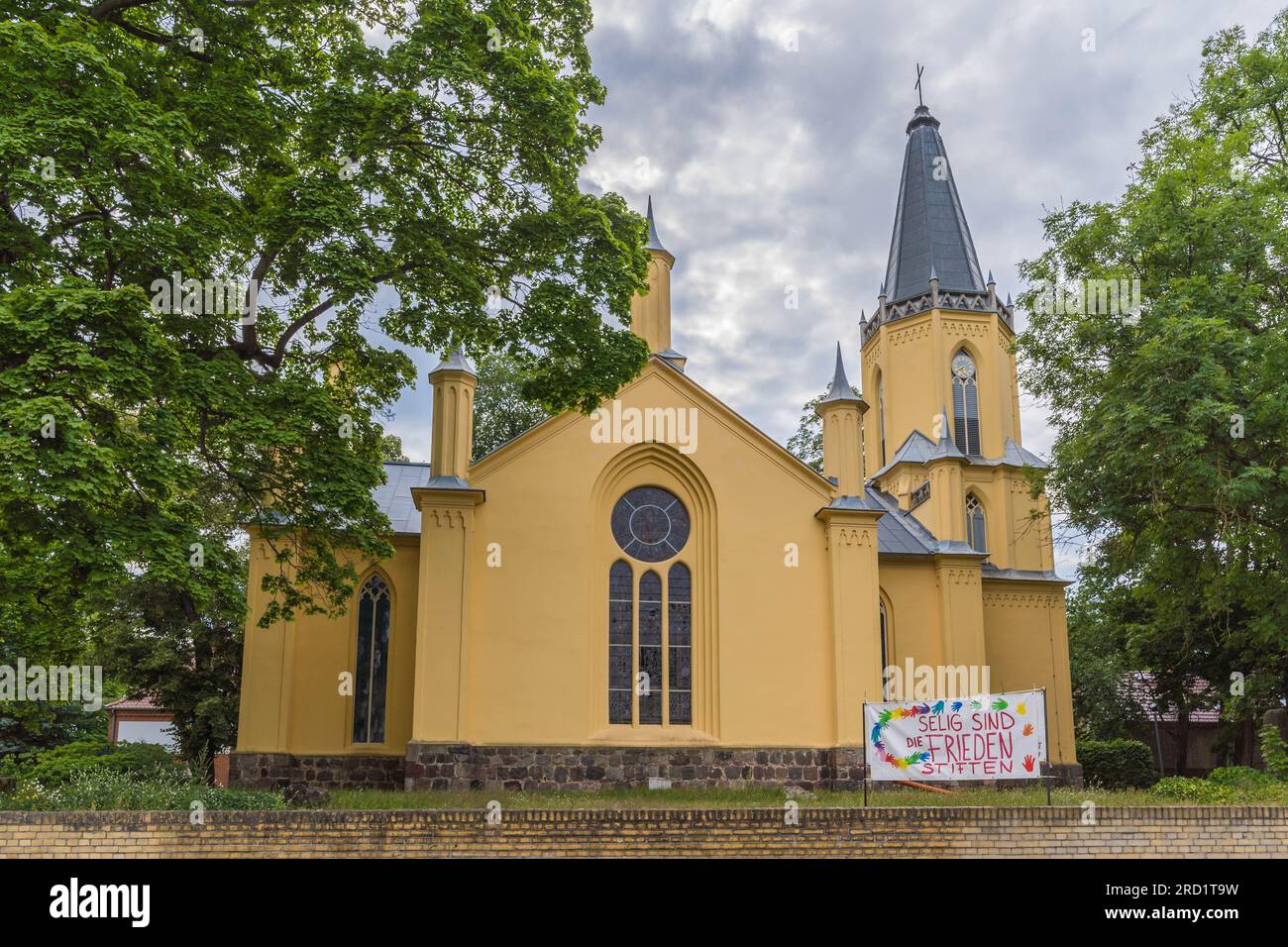 La chiesa evangelica Schinkel, situata a Großbeeren (distretto di Teltow-Fläming), nello stato del Brandeburgo, fu costruita tra il 1818 e il 1820 sulla base di una d Foto Stock