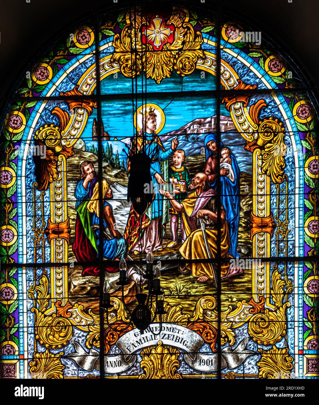 SIBIU, ROMANIA - 23 GIUGNO 2023: Chiesa Cattolica Romana della Santissima Trinità Foto Stock