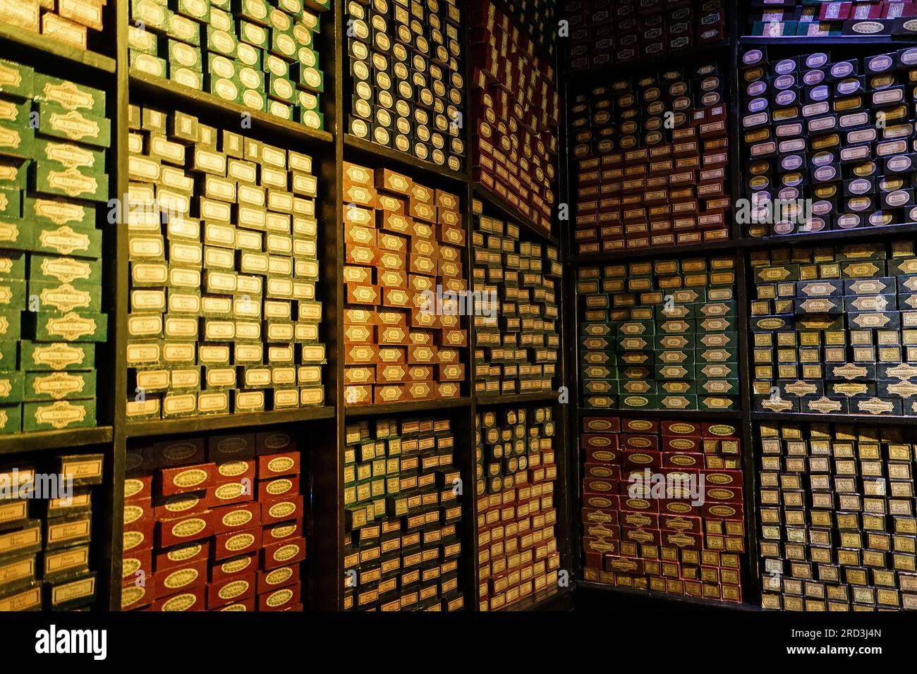 Il negozio di bacchetta magica Ollivanders al Warner Bros. Studio Tour, The Making of Harry Potter - Leavesden, Regno Unito Foto Stock