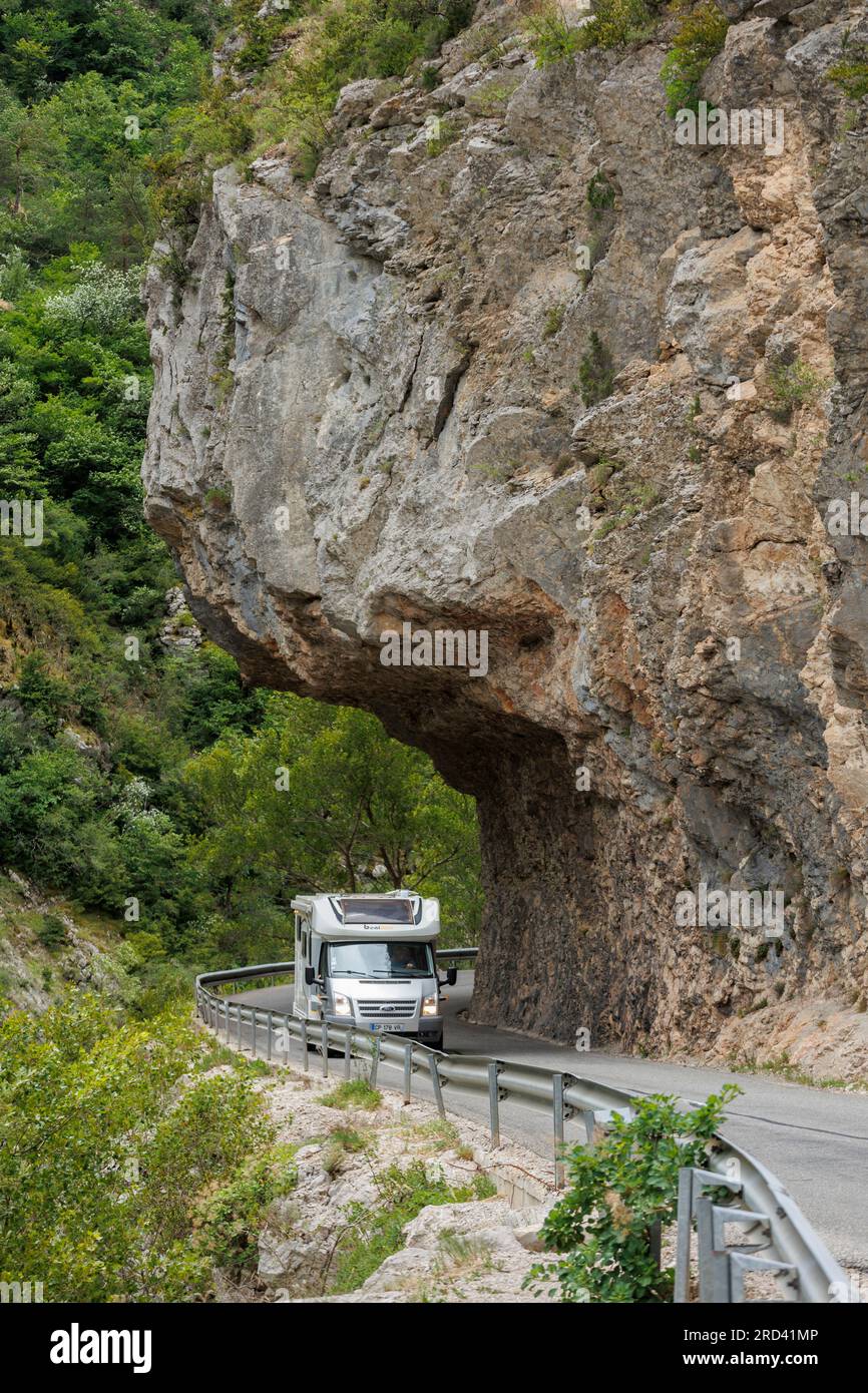 Viaggiando lungo la Gola del Verdon Parc Naturel Regional du Verdon Alpes-de-Haute-Provence Provence Provence-Alpes-Cote d'Azur Francia Foto Stock