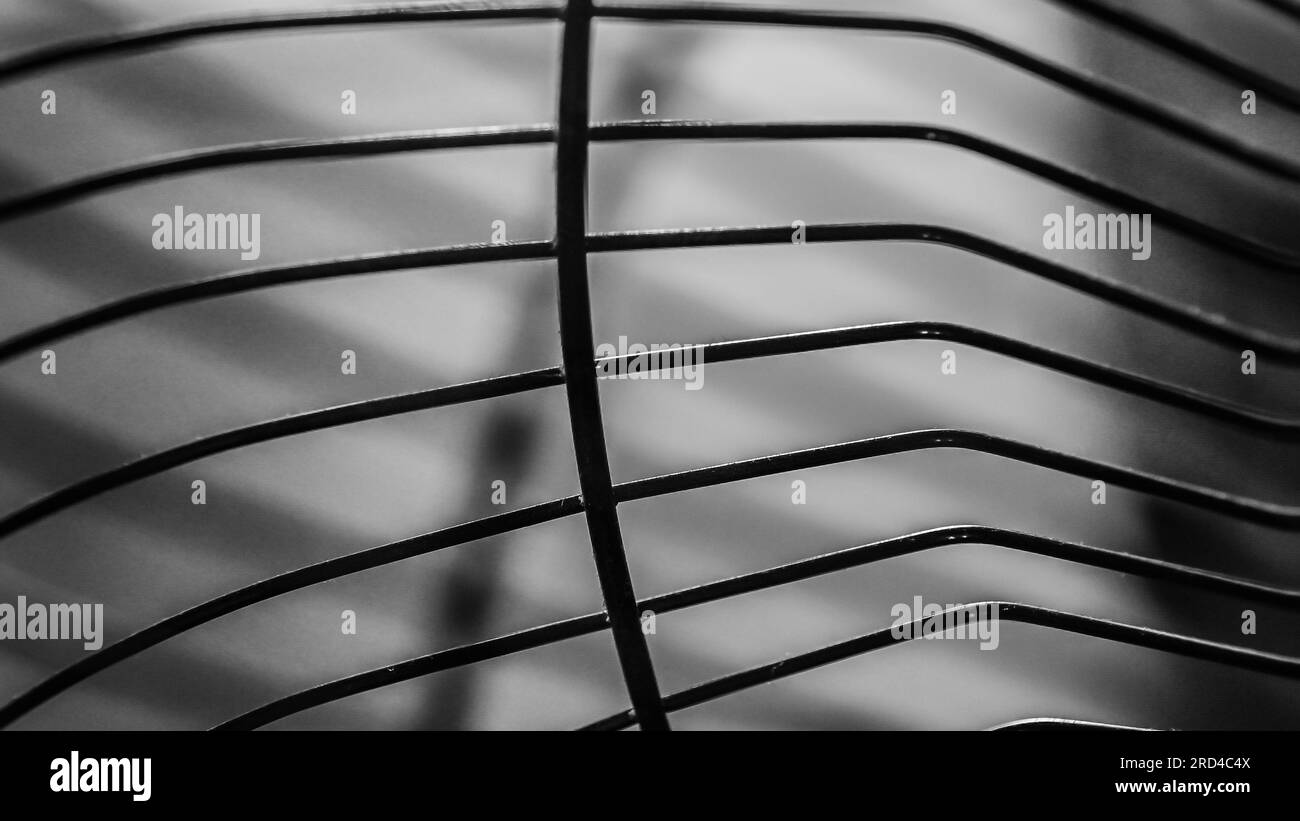 Ventilatore elettrico per raffreddare la stanza in estate, il caldo. Primo piano Foto Stock