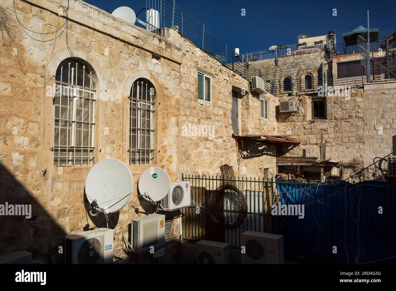 Vista orizzontale del lato posteriore di un edificio nel quartiere musulmano della città vecchia di Gerusalemme, Israele Foto Stock