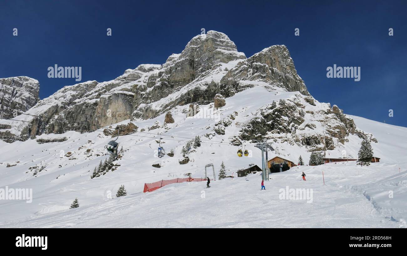 Splendida area sciistica di Braunwald, Alpi svizzere Foto Stock