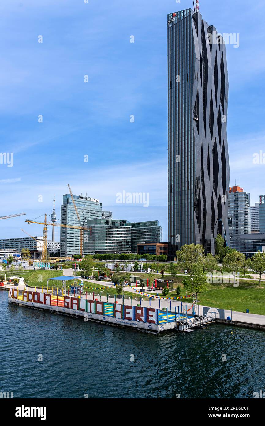 Alti edifici a Donaupark, Donau City, Vienna Austria Foto Stock