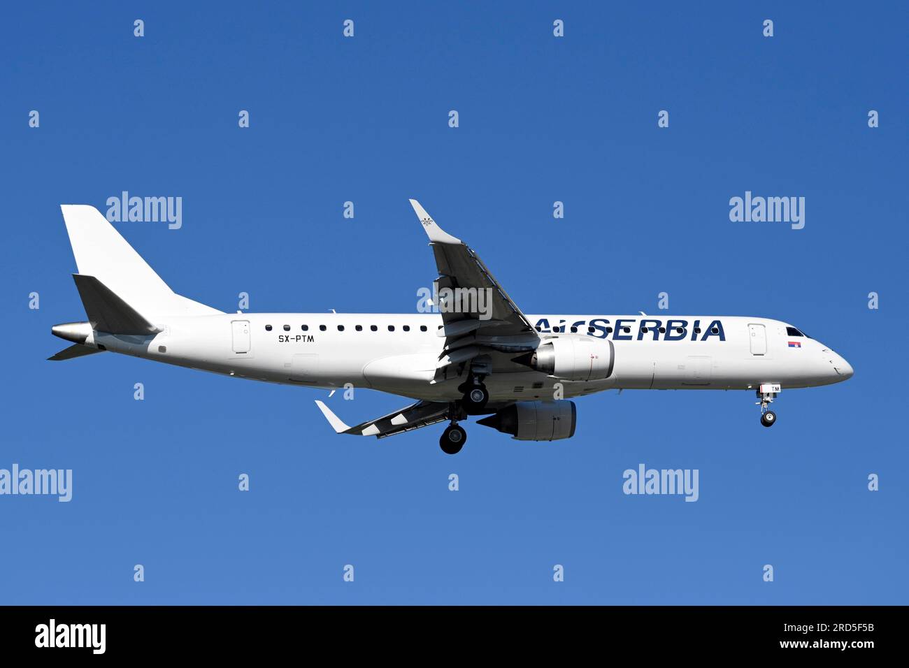 Aircraft Air Serbia, Embraer ERJ-190, SX-PTM Foto Stock