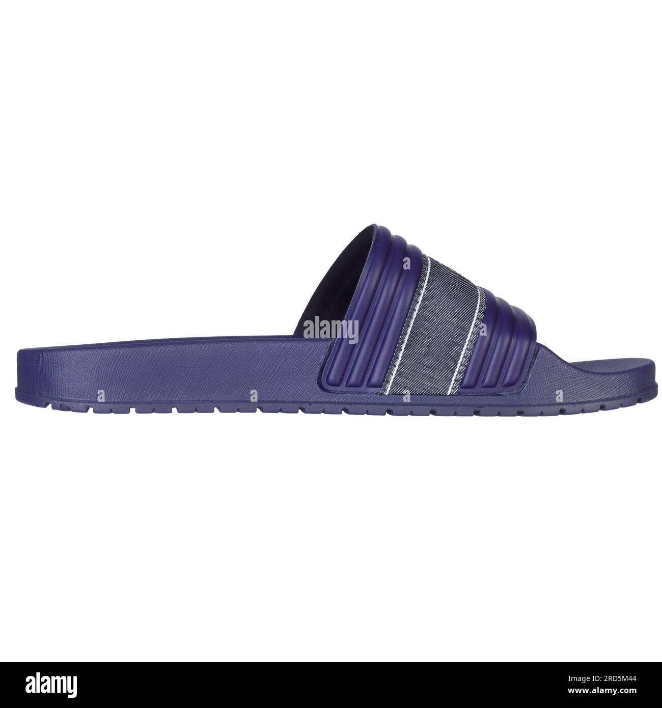 Sandalo classico popolare di colore blu. Prodotto sparato, isolato. vista laterale. Foto Stock