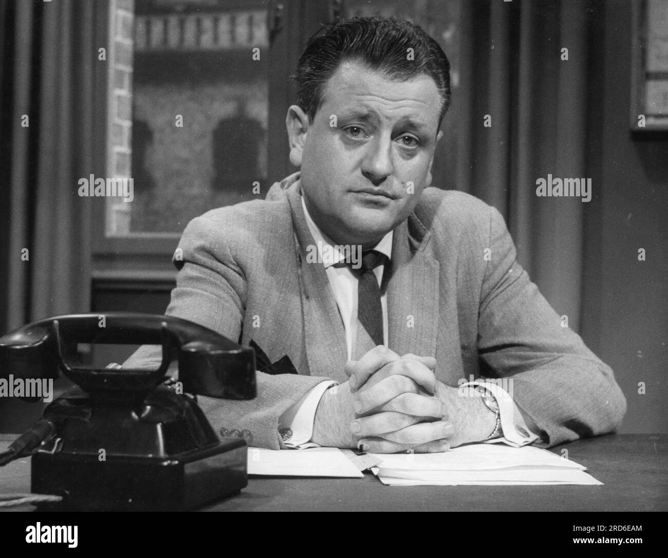 Witter, Ben, 24.1.1920 - 12.12.1993, giornalista e scrittore tedesco, alla scrivania, 1961, ULTERIORI-DIRITTI-CLEARANCE-INFO-NOT-AVAILABLE Foto Stock