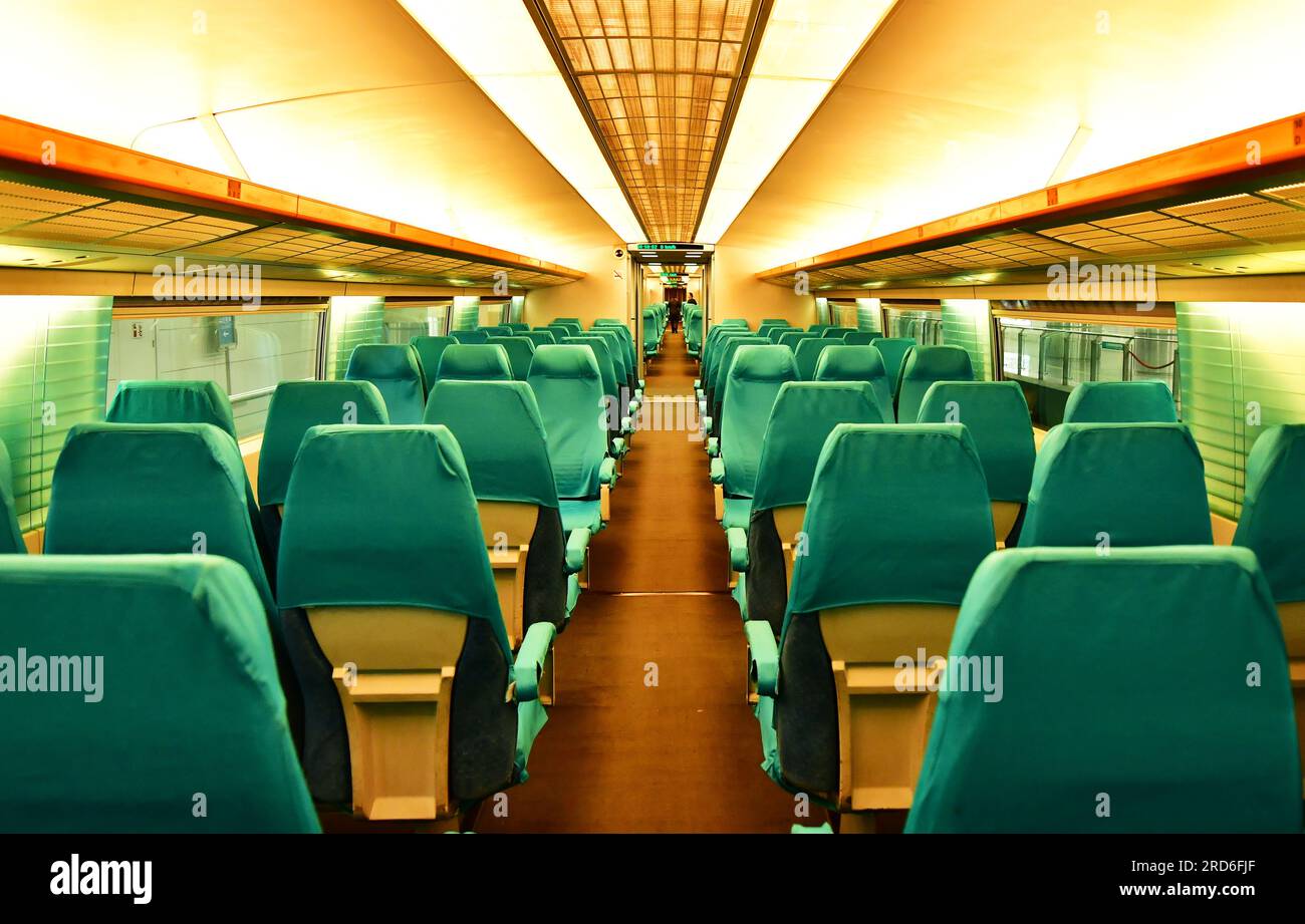 Vista della linea di levitazione magnetica ad alta velocità del treno interno nel mondo con velocità di 500 km/h, Shanghai, Cina Foto Stock