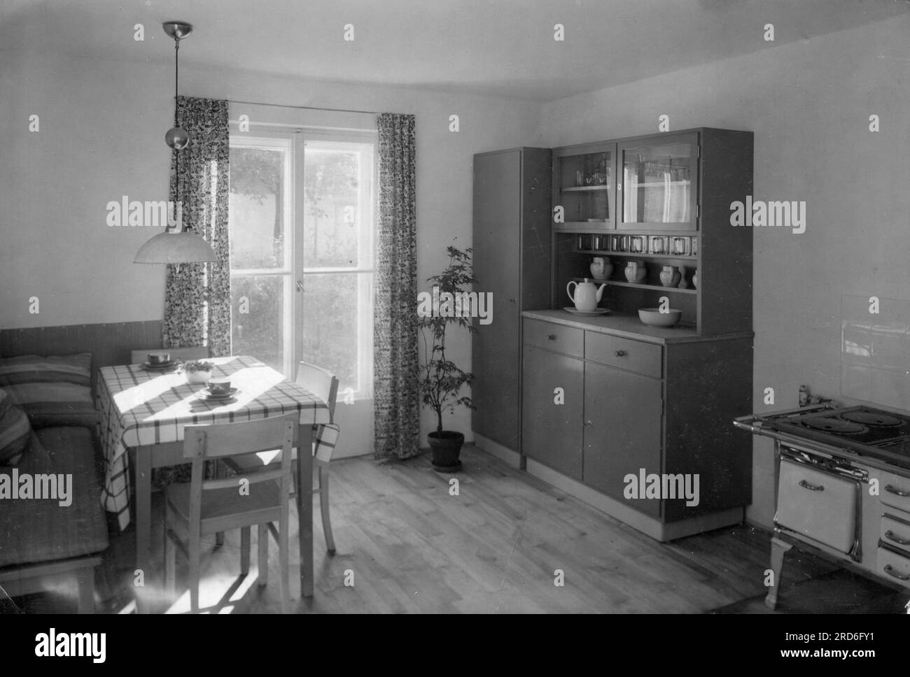 Arredamento, camere, cucina combinata, arredamento: professor Chr. Hacker, illuminazione: Weigl, Monaco, SOLO PER USO EDITORIALE Foto Stock