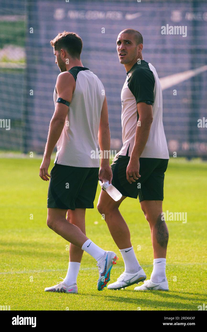 Sant Joan Despí, Spagna, 19 luglio 2023. Sessione di allenamento Spagna-calcio-FC Barcelona. Sergi Roberto e Oriol Romeu. Credito: Joan G/Alamy Live News Foto Stock