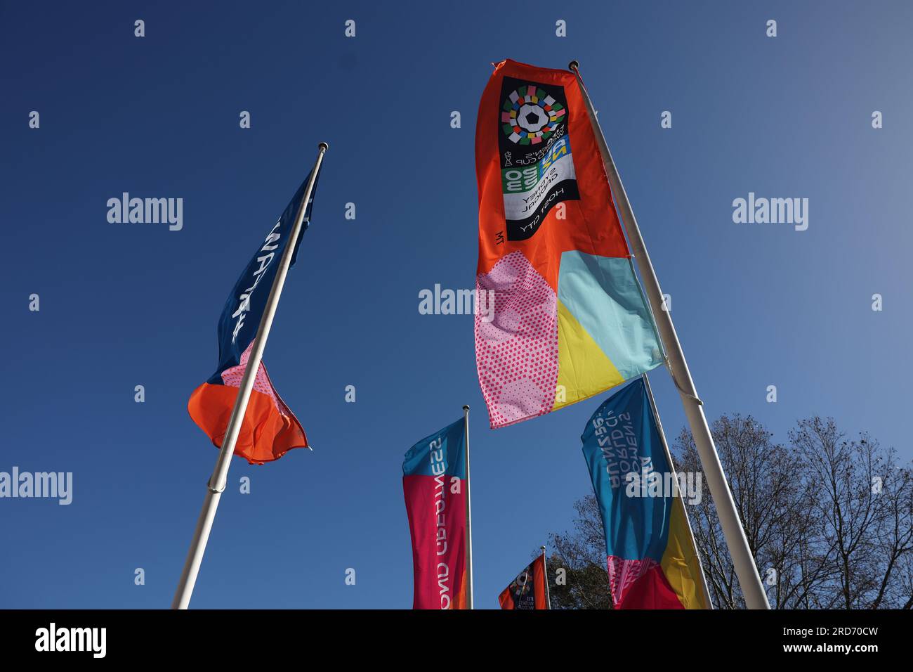 Sydney, Australia. 19 luglio 2023. Bandiere che pubblicizzano la Coppa del mondo femminile FIFA 2023 che inizia il 20 luglio, ospitata congiuntamente da Australia e nuova Zelanda. Credito: Isabel Infantes/Empics/Alamy Live News Foto Stock