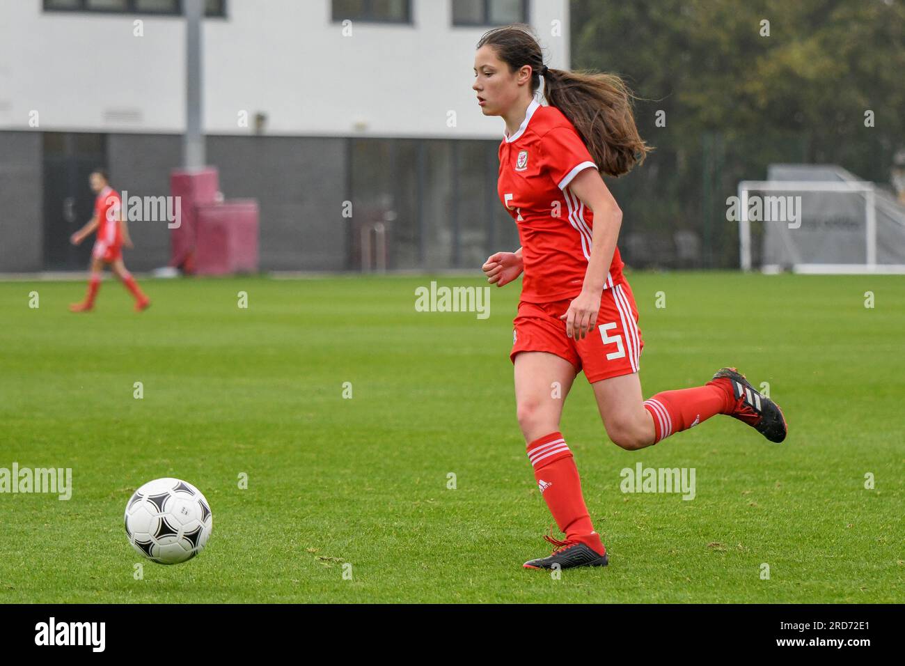 Newport, Galles. 23 ottobre 2019. Megan Bowen del Galles in azione durante l'Under 15 Girls Friendly International match tra Galles e Scozia al Dragon Park di Newport, Galles, Regno Unito, il 23 ottobre 2019. Crediti: Duncan Thomas/Majestic Media. Foto Stock